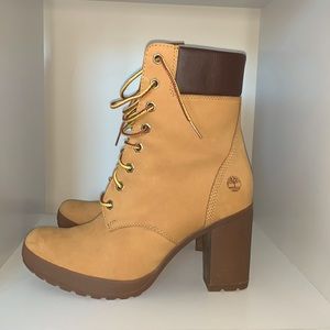 Timberland high-heeled boots 👢